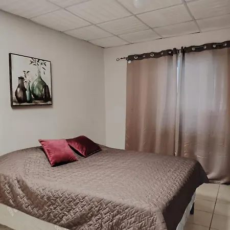 Albergue Casa De Huespedes Atempo